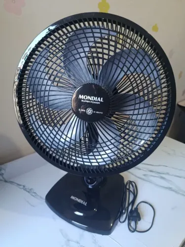 Ventilador de mesa Mondial 30cm