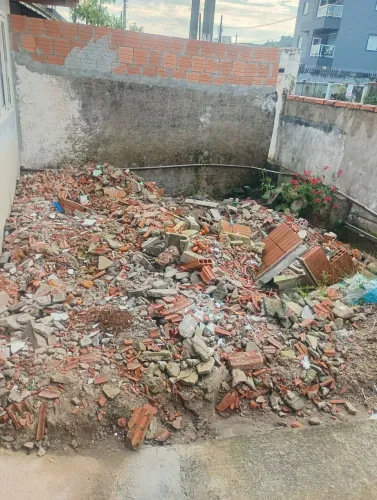 Doação - Entulho de construção PARA RETIRAR NO LOCAL 