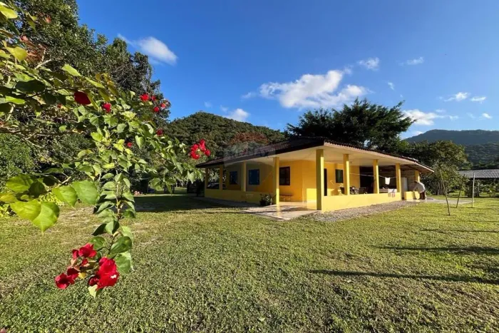 Chácara na Colônia Pereira