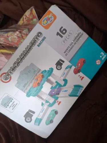 mini estacionamento Racing com 16 peças 