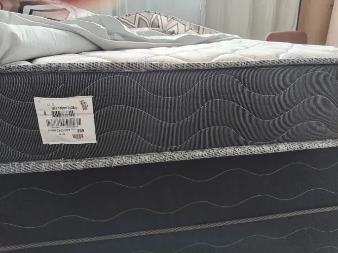 VENDO UMA CAMA DE CASAL