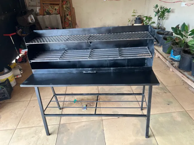 Churrasqueira para espetinhos