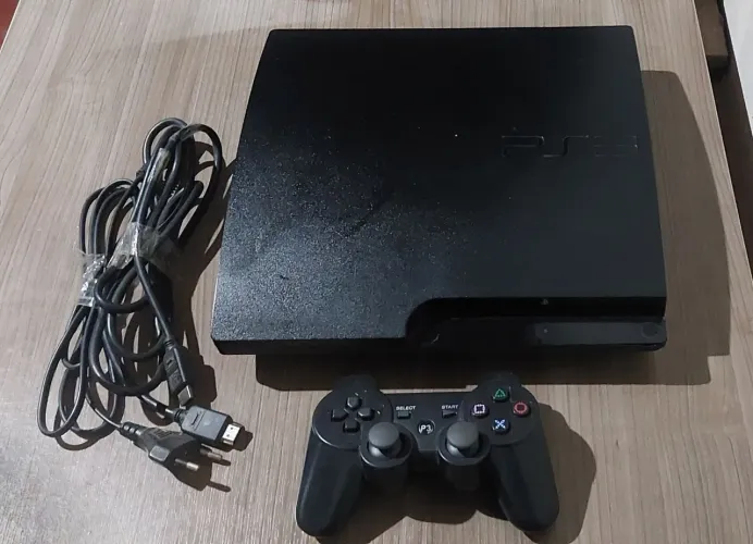 play 3,playstation 3 slim completo com loja com detalhe na carcaça nao intefere em nada