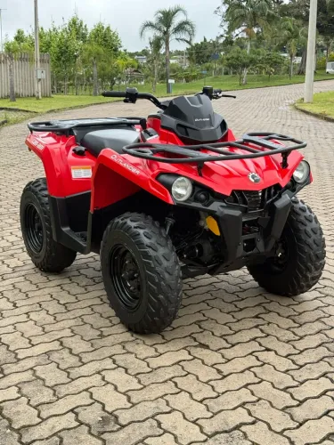 BRP Can-Am Outlander 570 4X4 Quadriciclo 2018