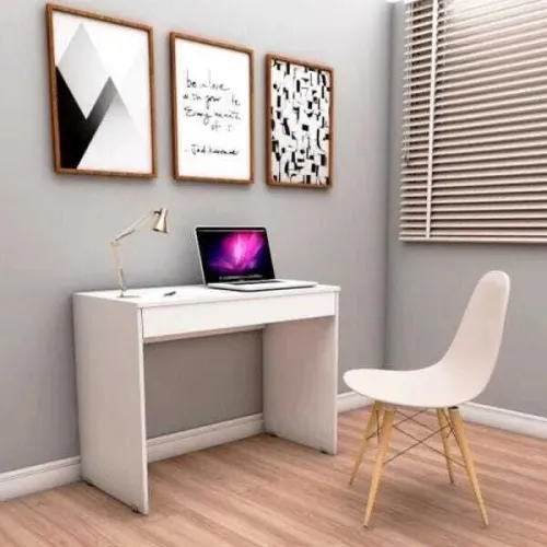 Escrivaninha / estudo / escritório/ mesa.