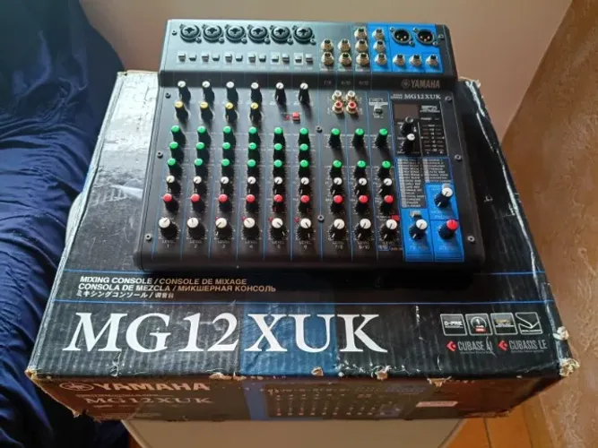 Mesa de som Yamaha MG 12 XUK