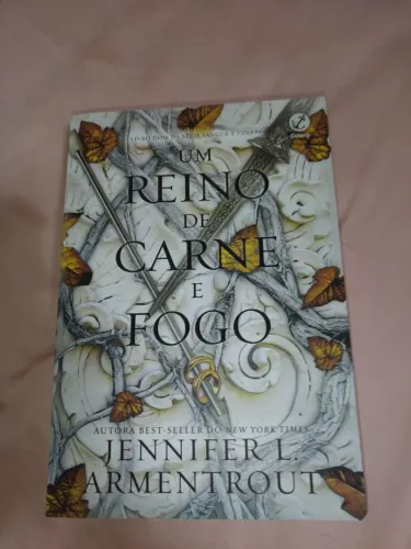 Um Reino de Carne e Fogo - Sangue e Cinzas | Fantasia e Romance