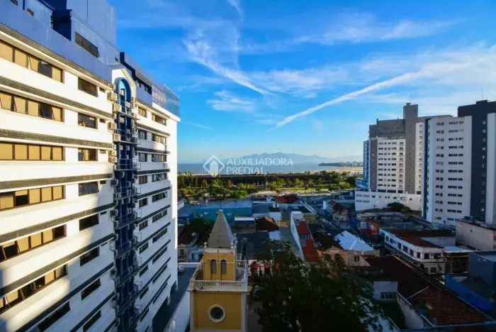 Apartamento com 4 quartos e 129m² à venda em Centro, Florianópolis.