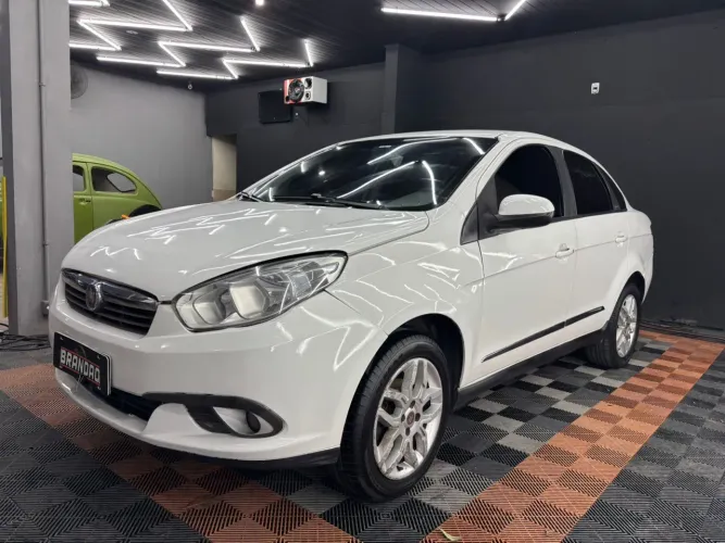 Fiat Grand Siena Essence Dual. 1.6 Flex 16V 2013