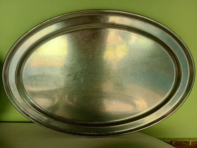 Bandejas em inox para servir em bares e restaurante