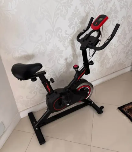 Vendo bicicleta ergometrica nova caixa Suporta até 130 kg peso sport spinning inércia 8kg 