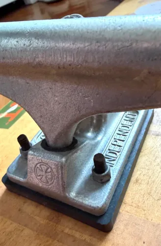Skate Profissional Peças Top de Linha - Truck Independent e mais