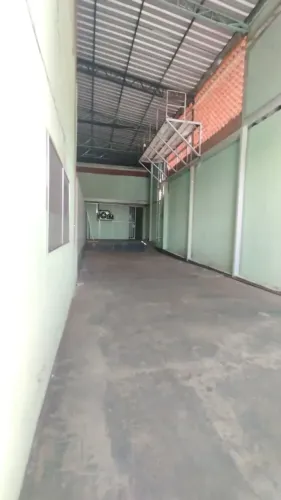 Excelente galpão comercial disponível para locação no bairro Jardim Balneário Meia Ponte