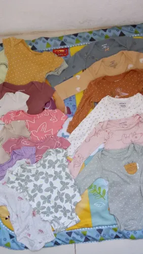 Lote de roupas carter's e Marquinhas