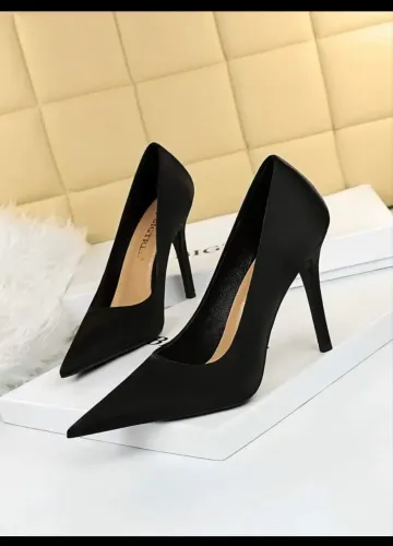SAPATO DE SALTO PRETO - BIGTREE