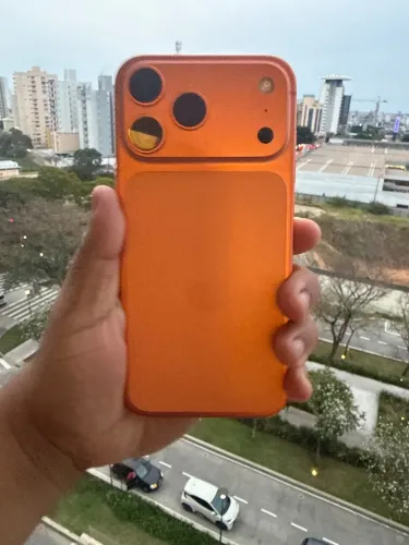 NOVIDADE DE 17 PRO MAX LARANJA ( GARANTIA APPLE ) USADO