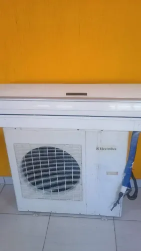 Vende-se ar-condicionado em ótimo estado de conservação.