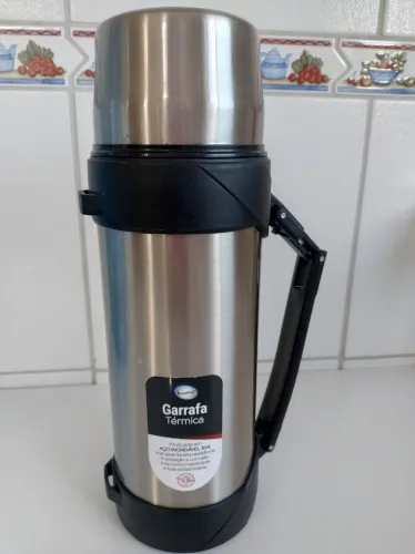Garrafa térmica 1,200ml