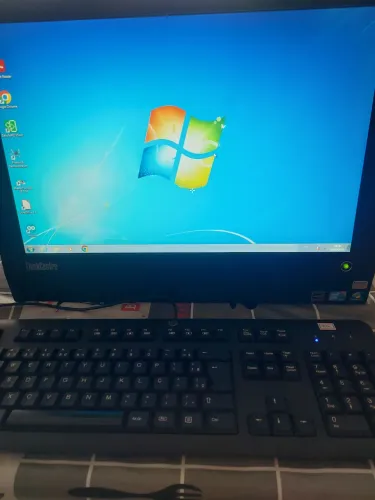 Vendo computador integrado positivo DESAPEGO Thinkcentre 