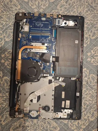 Notebook Dell Inspiron 15 3583 para peças ou reparo - Tela funcionando