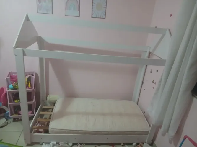 Vendo mini cama com colchão