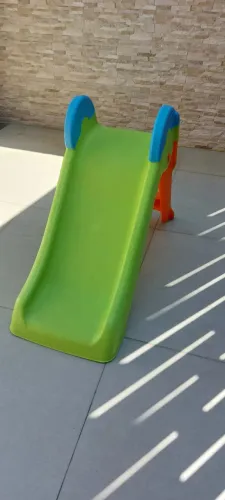 Escorregador infantil Keter Boogie (70 cm x 1.1 m x 84 cm)