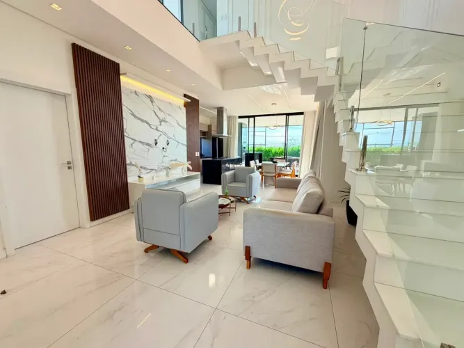 Casa à Venda na Cidade Alpha Terras | 4 Suítes | Piscina | 227 m²