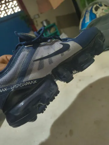 VENDO TÊNIS ORIGINAL COMPRADO NA EUROPA VAPORMAX JUVENIL