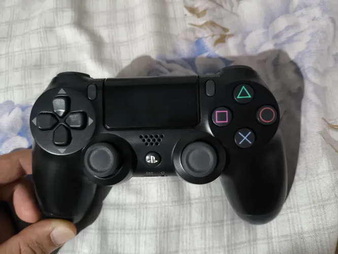 Controle de ps4 primeira linha