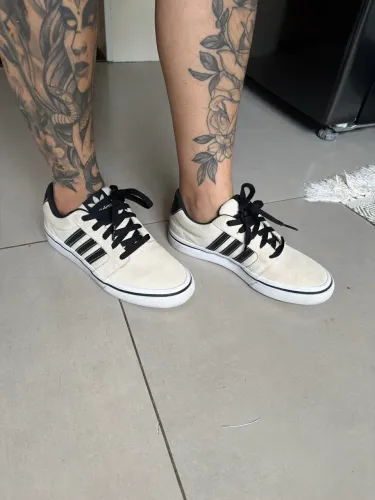 Tenis Adidas Seeley Br off white Tamanho 38