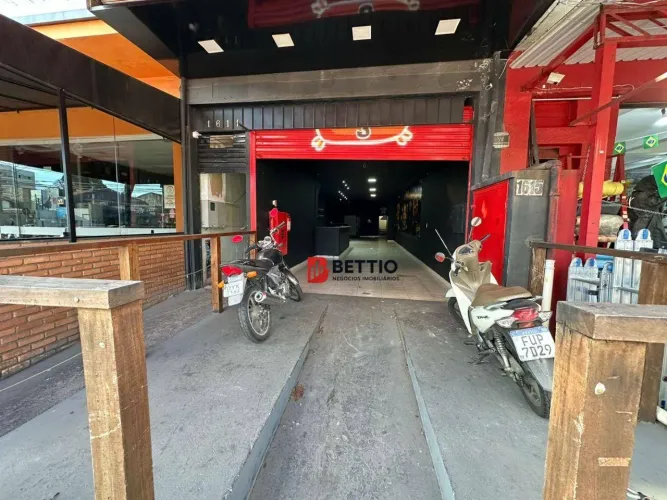 Salão para Locação na Av. Kennedy próximo ao Pezão Bar com 208m² de área, Cidade Nova, Ind