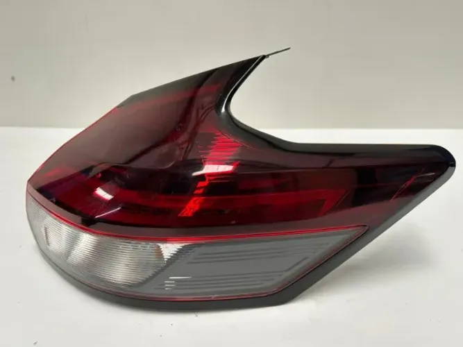 Lanterna Traseira | Nissan Kicks 2021 A 2024 | Lado Direito | LED - Usada/Original