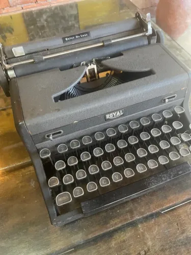 Máquina de escrever Royal