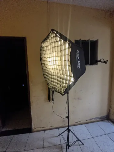 Kit SoftBox Godox de 120cm Com Grid + Tripé e Suporte de Lâmpada