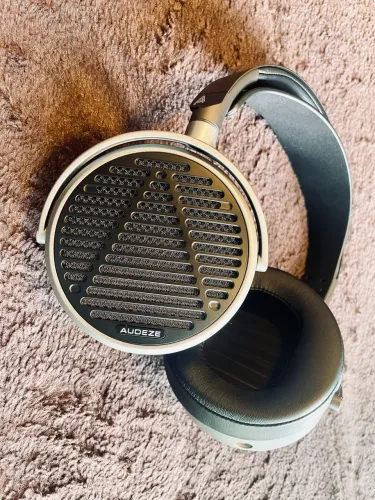Fone de ouvido profissional Audeze MM-100