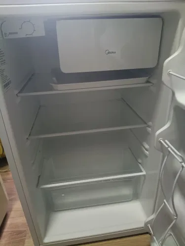 Frigobar semi novo