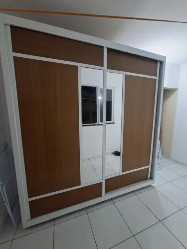 Vendo ou Troco Guarda-Roupa Seminovo