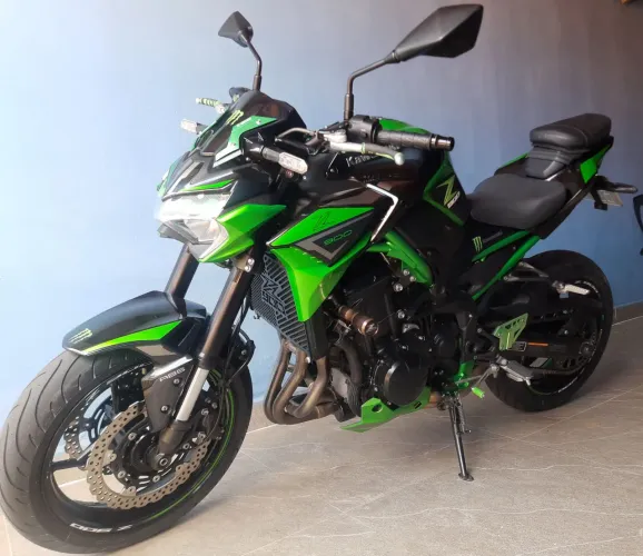 VENDO KAWAZAKI Z900