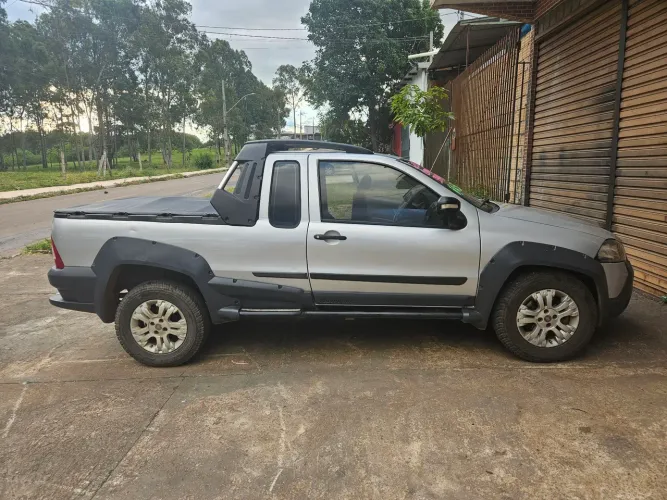 Fiat Strada Adventure 1.8/ 1.8 Locker Flex CE 2011