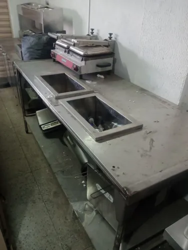 Bancada de inox com 2 cubas