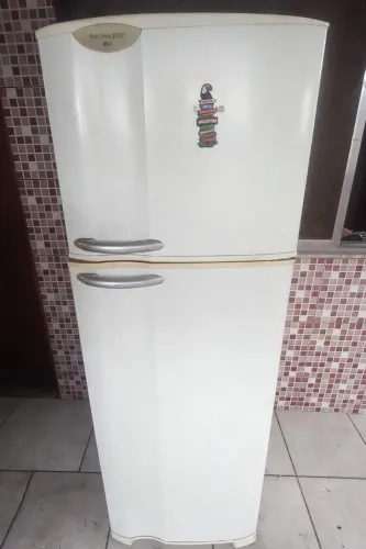 Geladeira Electrolux Frost Free 346 L