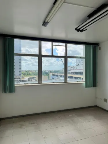Vendo sala comercial Ed. Ninho das Águias 