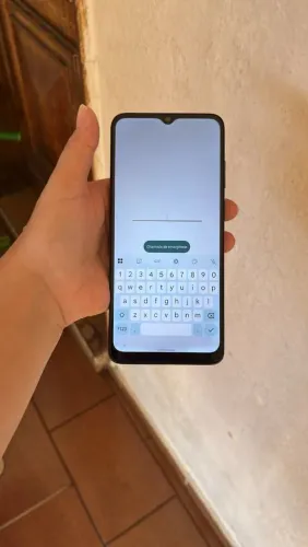 Vendo Celular Motorola( moto e 22 ) Armazenamento 128 GB/ em ótimo estado sem defeitos .