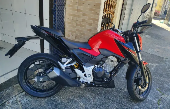 Honda Twister CB300