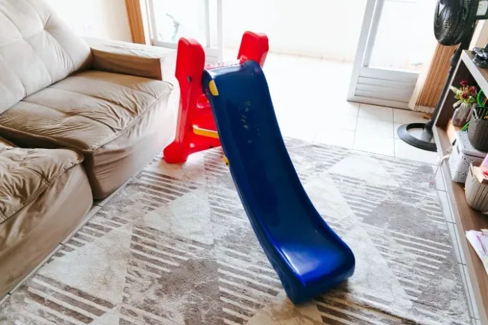 Escorregador Infantil Médio com Entrada para Mangueira de Água - Super Conservado
