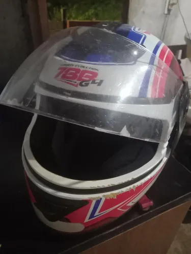 Capacete esportivo