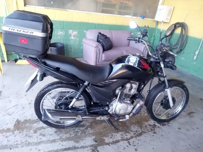Vendo ou troco por moto de maior valor.