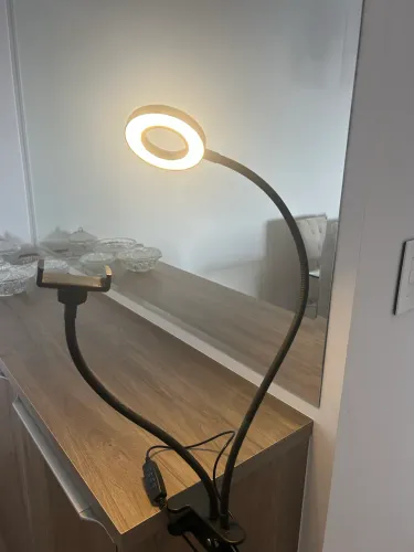 LED de Mesa com Suporte para Celular - USB - Intensidade Ajustável