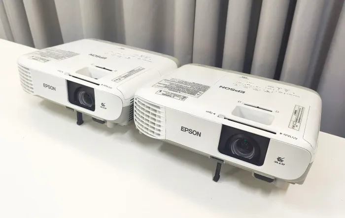 Par de Projetores EPSON X39 3.500l SEMINOVOS BRILHO 100%