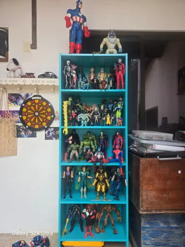 Vendo coleção bonecos variados